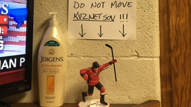 firefighters-capitals-figurine.jpg